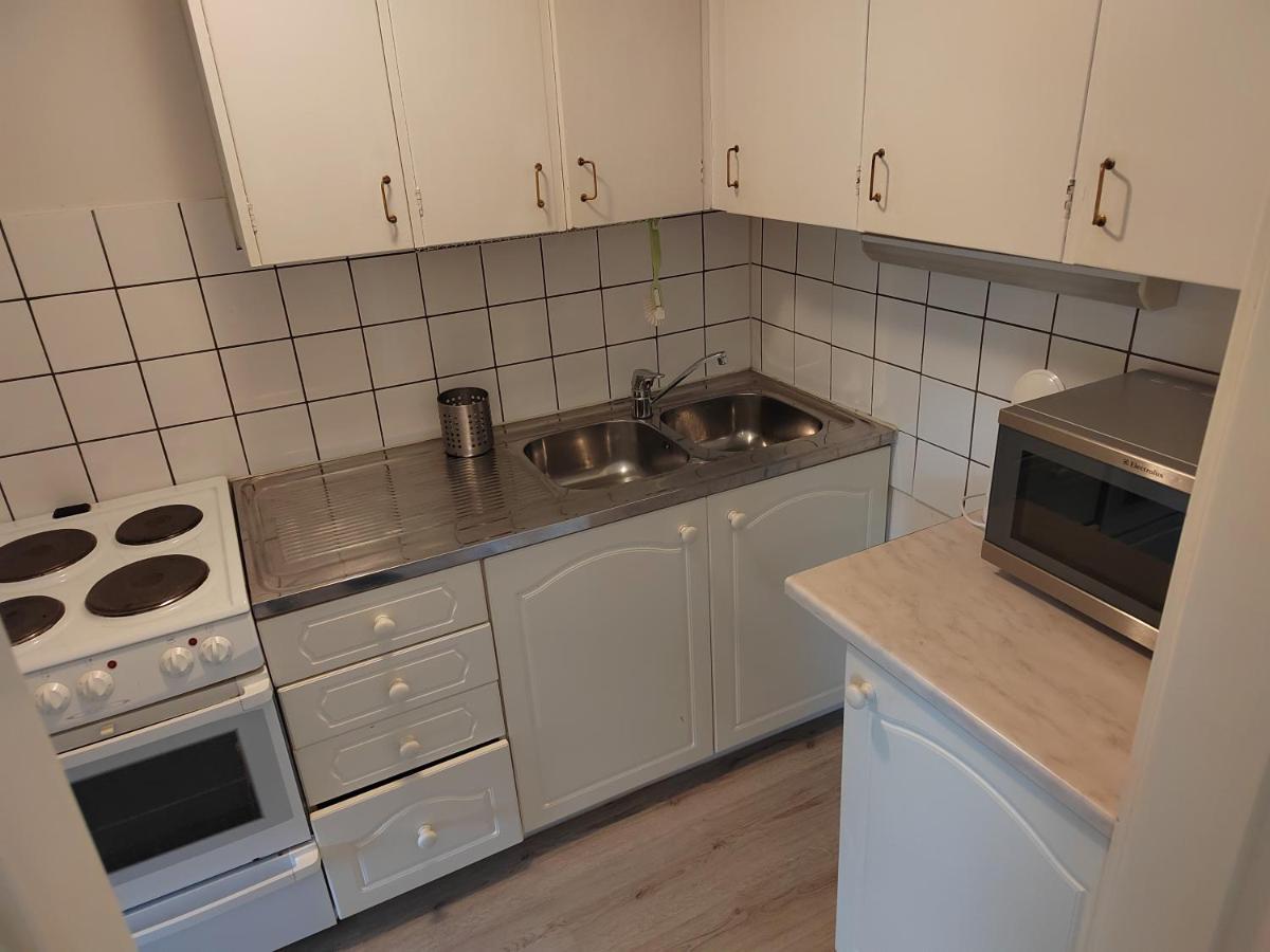 Kalle'S Unluxury Guest House Cl0Sed From 1St Of Feb 2025 ヘルシンキ 部屋 写真