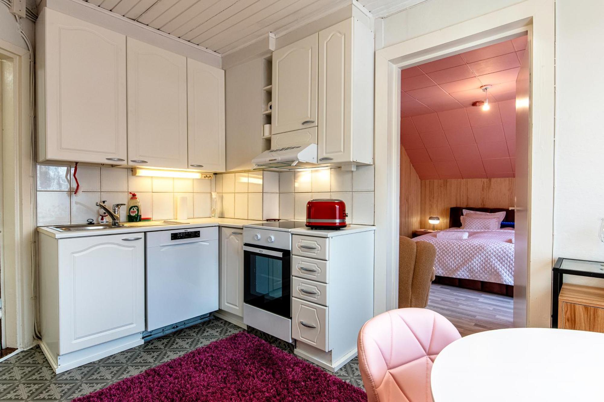 Kalle'S Unluxury Guest House Cl0Sed From 1St Of Feb 2025 ヘルシンキ エクステリア 写真